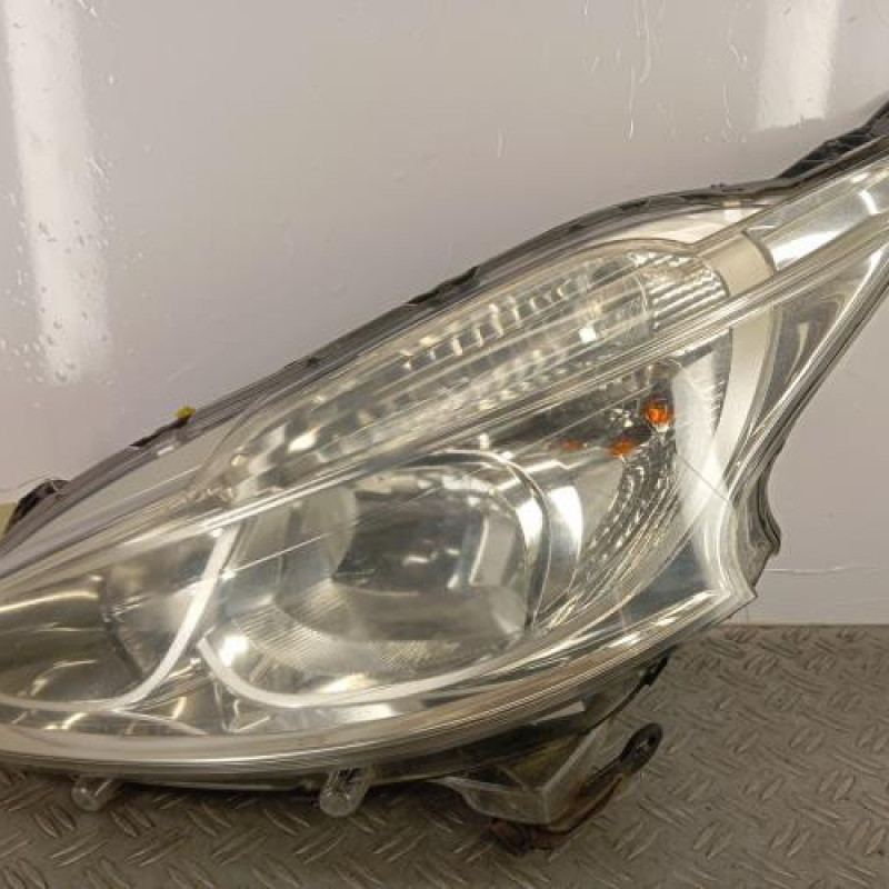 Optique avant principal gauche (feux)(phare) PEUGEOT 208 1