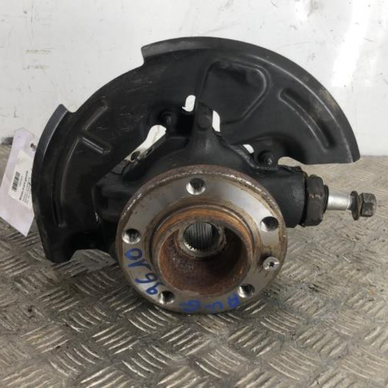 Moyeu avant gauche RENAULT MASTER 3