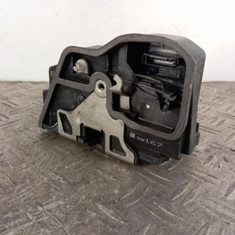 Serrure avant gauche BMW SERIE 5 E60 Serrure avant gauche BMW SERIE 5 E60