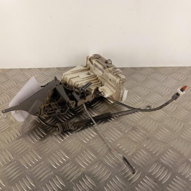 Serrure avant droit MERCEDES CLASSE A 169 Serrure avant droit MERCEDES CLASSE A 169