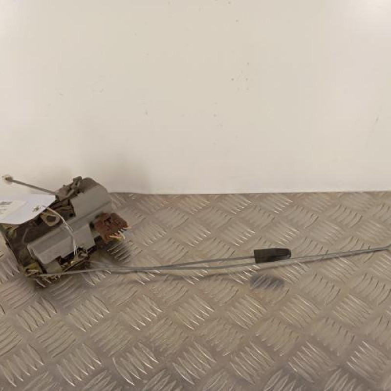 Serrure avant droit PEUGEOT 206