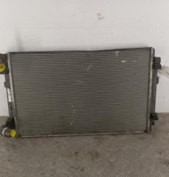 Radiateur eau VOLKSWAGEN GOLF Photo n°1