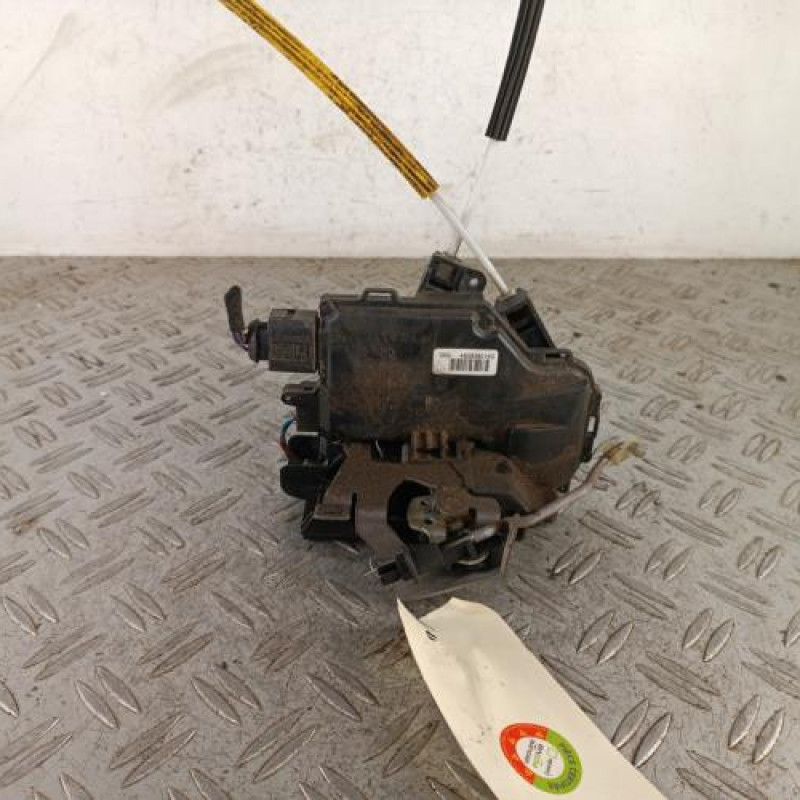 Serrure arriere gauche AUDI A6 2 Serrure arriere gauche AUDI A6 2