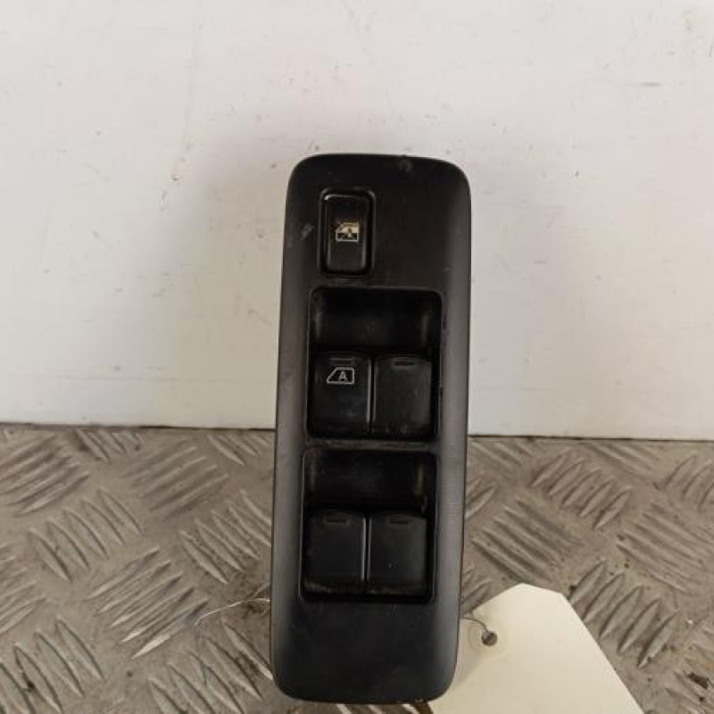 Interrupteur de leve vitre avant gauche NISSAN QASHQAI 1