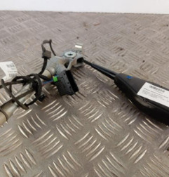 Attache ceinture avant droit RENAULT KANGOO 2 Photo n°1