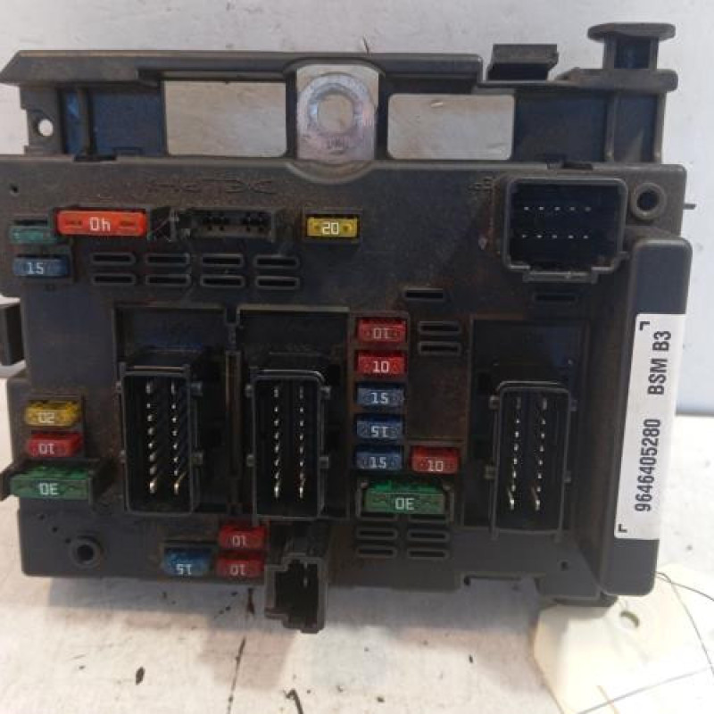 Boitier servitude moteur (BSM) PEUGEOT 307 Boitier servitude moteur (BSM) PEUGEOT 307