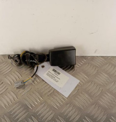 Attache ceinture avant gauche FIAT GRANDE PUNTO Photo n°1