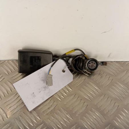 Attache ceinture avant gauche FIAT GRANDE PUNTO