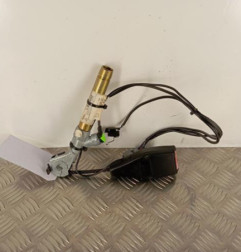 Attache ceinture avant gauche RENAULT CLIO 2