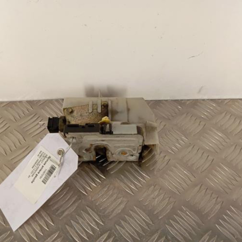 Serrure arriere gauche RENAULT CLIO 2 Serrure arriere gauche RENAULT CLIO 2
