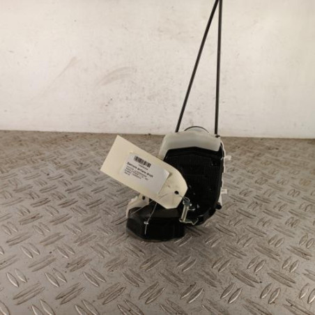 Serrure arriere droit TOYOTA YARIS 3 Photo n°1