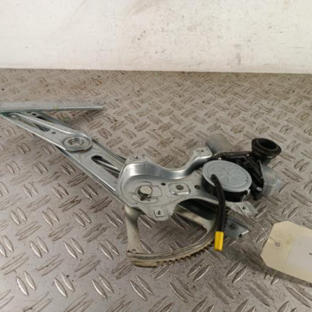 Leve vitre electrique avant gauche TOYOTA YARIS 3 Photo n°1