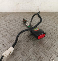 Attache ceinture avant gauche KIA RIO 3