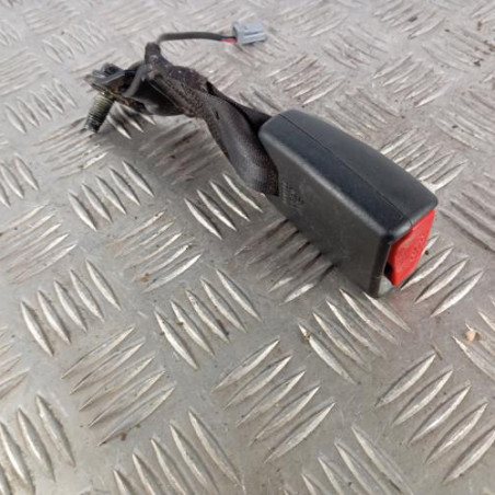Attache ceinture arriere centrale RENAULT CAPTUR 1