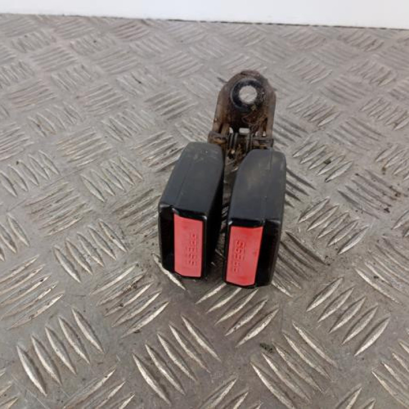 Attache ceinture arriere droit RENAULT KANGOO 2