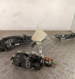 Serrure arriere droit PEUGEOT 208 2 Photo n°1