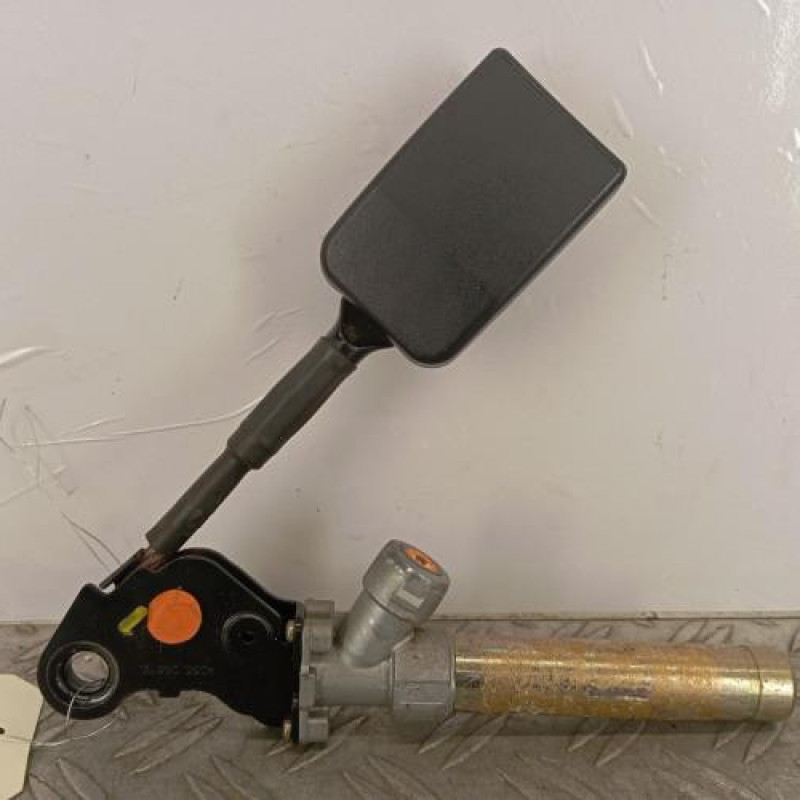 Attache ceinture avant gauche CITROEN SAXO