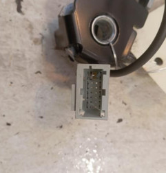 Attache ceinture avant droit RENAULT CLIO 2 Photo n°3