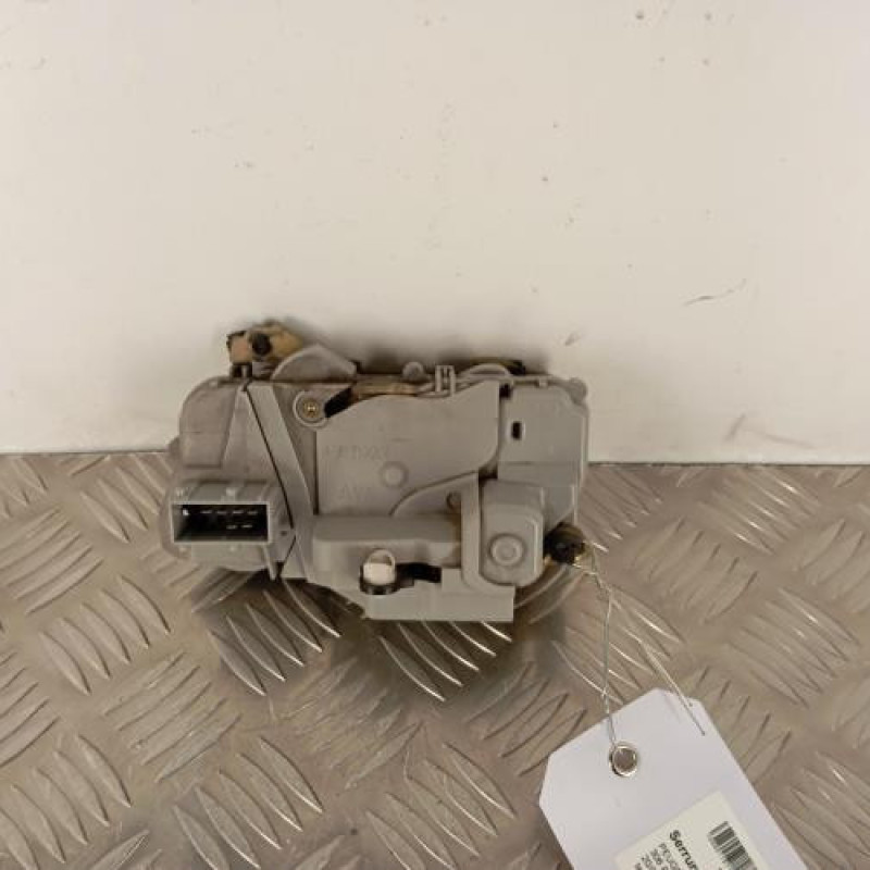 Serrure avant gauche PEUGEOT 306