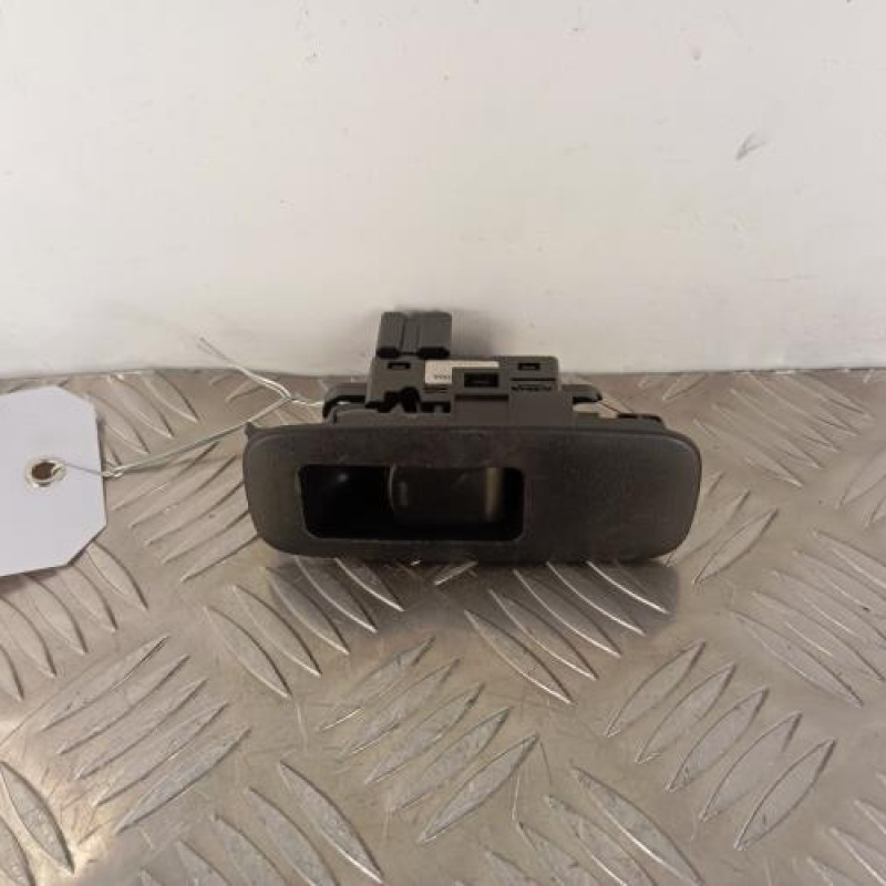 Interrupteur de leve vitre arriere gauche NISSAN QASHQAI 1