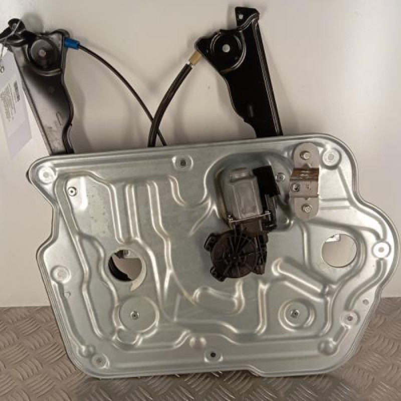 Leve vitre electrique avant gauche NISSAN QASHQAI 1