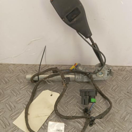 Attache ceinture avant gauche RENAULT KANGOO 2 Photo n°1