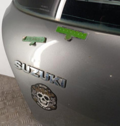 Malle/Hayon arriere SUZUKI SWIFT 3 Photo n°4