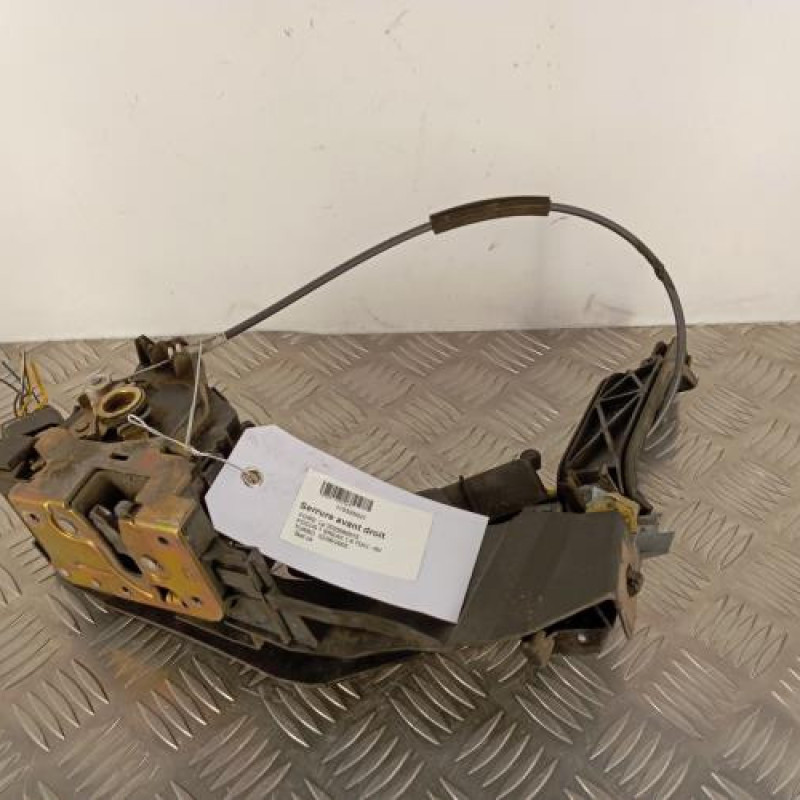 Serrure avant droit FORD FOCUS 1