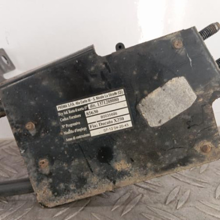 Treuil de roue de secours PEUGEOT BOXER 3