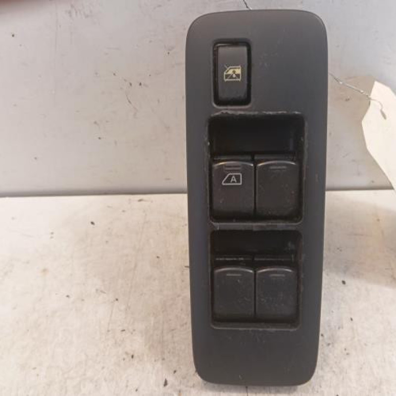 Interrupteur de leve vitre avant gauche NISSAN QASHQAI 1