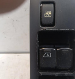Interrupteur de leve vitre avant gauche NISSAN QASHQAI 1