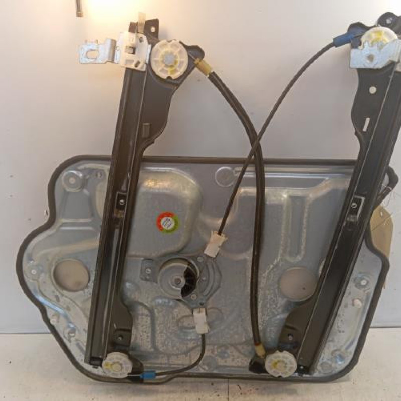 Leve vitre electrique avant gauche NISSAN QASHQAI 1