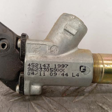 Attache ceinture avant gauche PEUGEOT 306