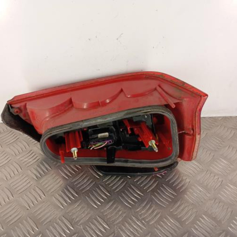 Feu arriere principal droit (feux) PEUGEOT 106
