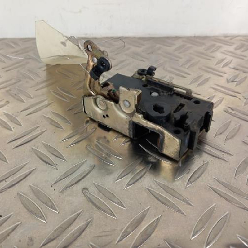 Serrure avant gauche CITROEN SAXO