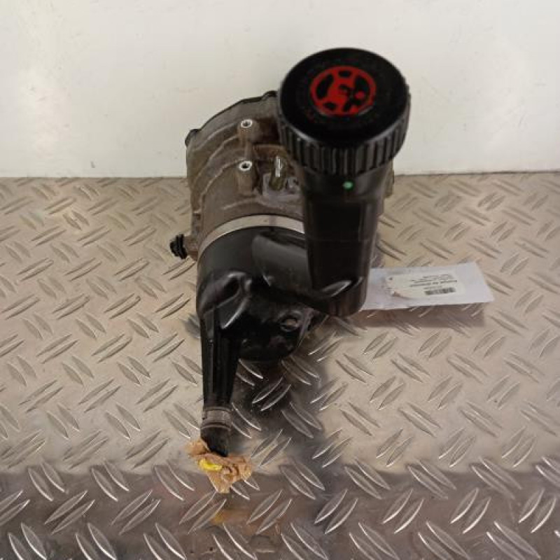 Pompe de direction PEUGEOT 308 1