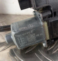 Leve vitre electrique arriere droit SEAT LEON 3 Photo n°3