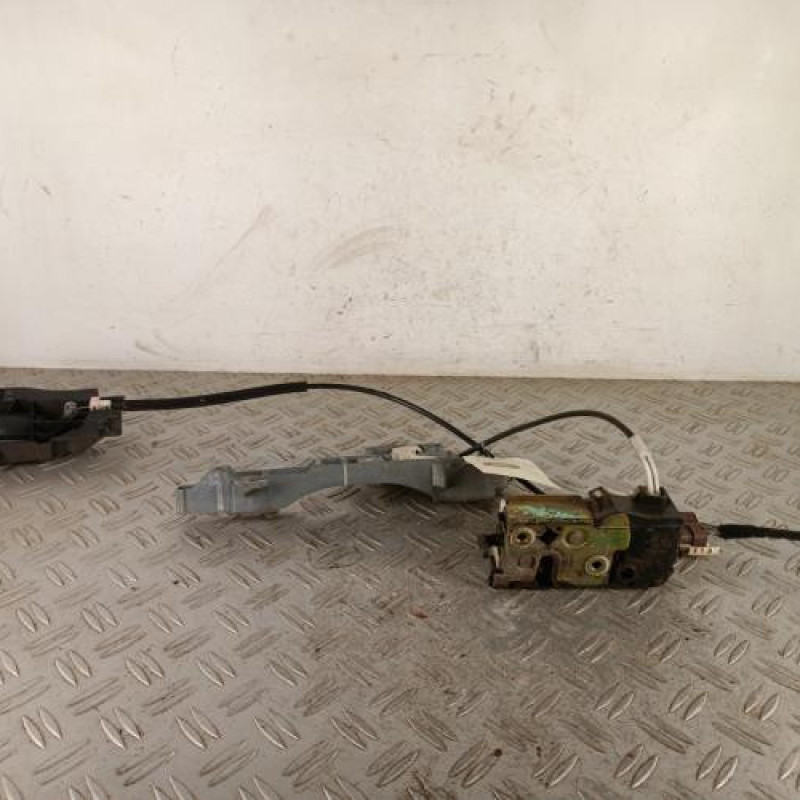 Serrure avant droit PEUGEOT 407