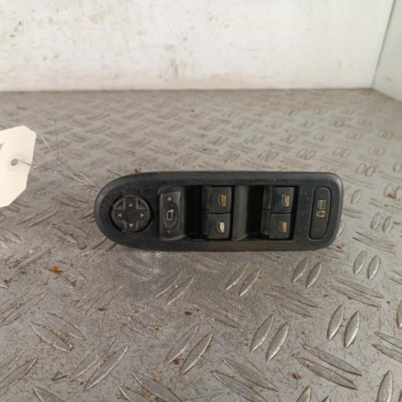 Interrupteur de leve vitre avant gauche PEUGEOT 308 1 SW