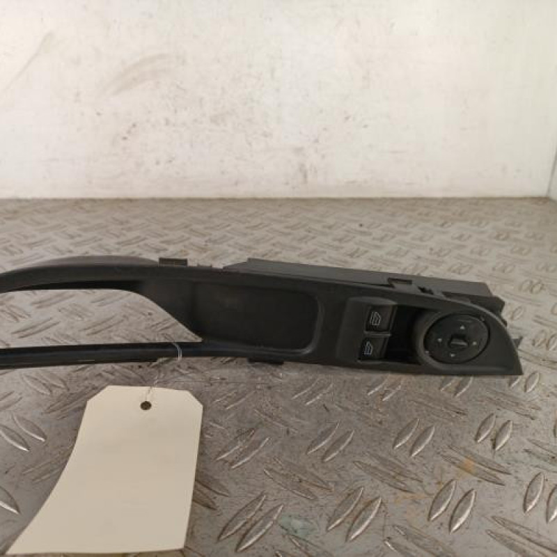 Interrupteur de leve vitre avant gauche FORD FOCUS 3