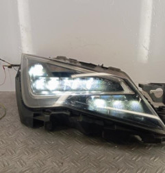 Optique avant principal droit (feux)(phare) SEAT LEON 3