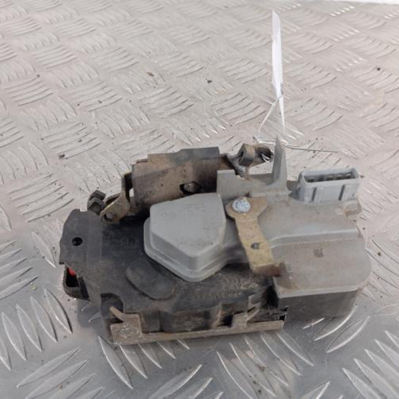 Serrure arriere gauche PEUGEOT 206