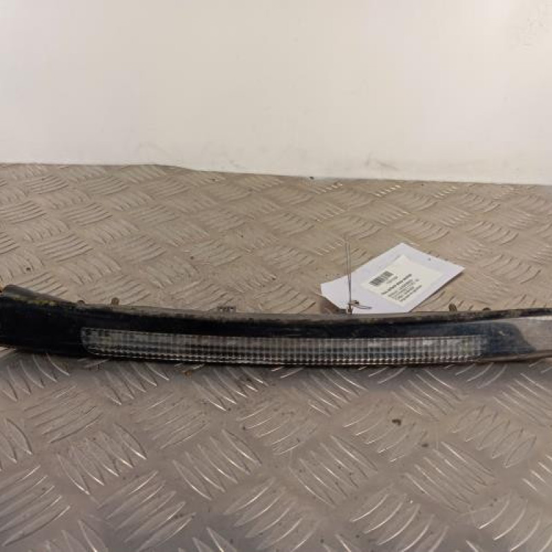 Feu arriere stop central RENAULT CLIO 2 Feu arriere stop central RENAULT CLIO 2