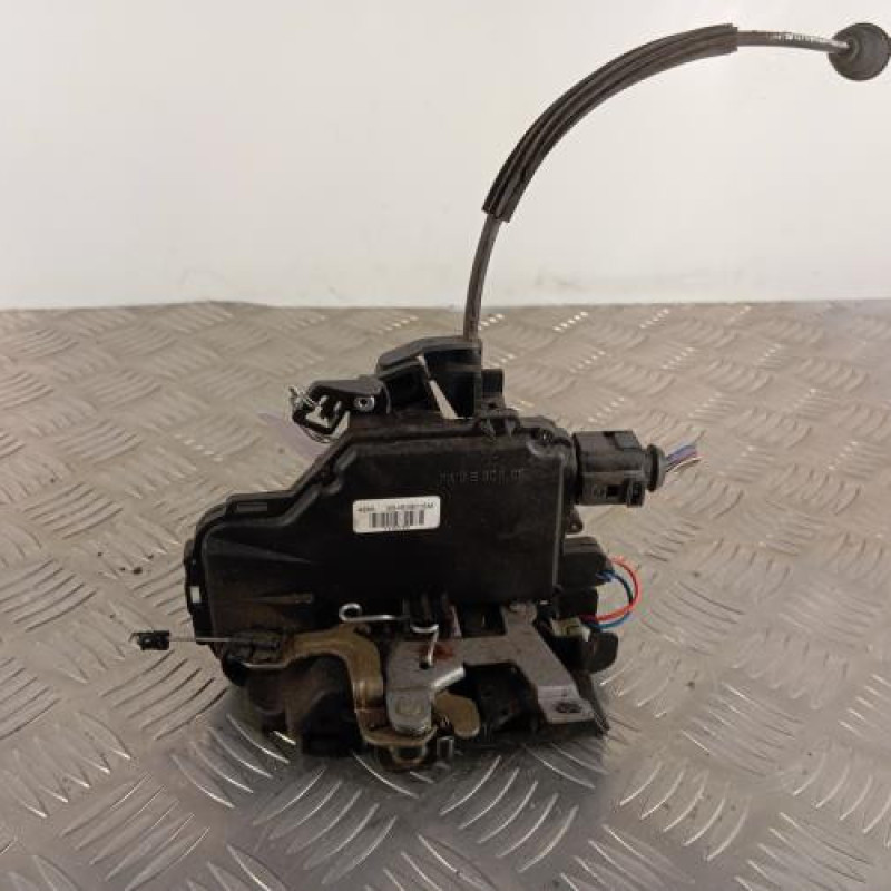 Serrure arriere droit VOLKSWAGEN GOLF 4 Serrure arriere droit VOLKSWAGEN GOLF 4
