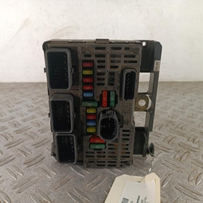 Boitier servitude moteur (BSM) PEUGEOT 407