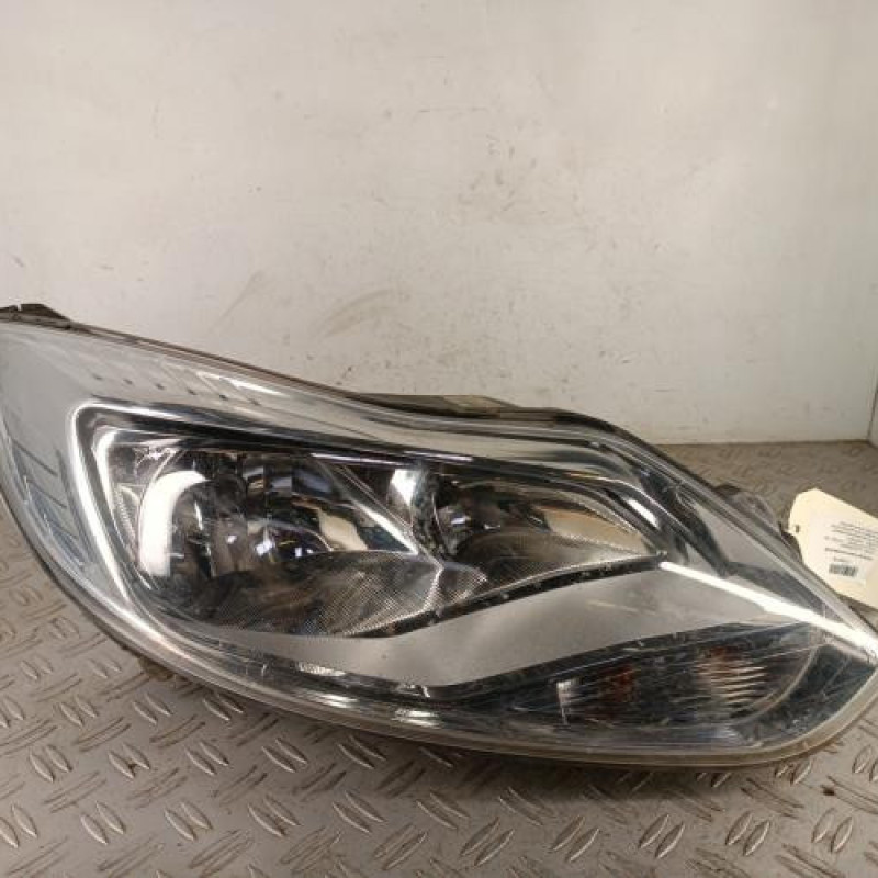 Optique avant principal droit (feux)(phare) FORD FOCUS 3