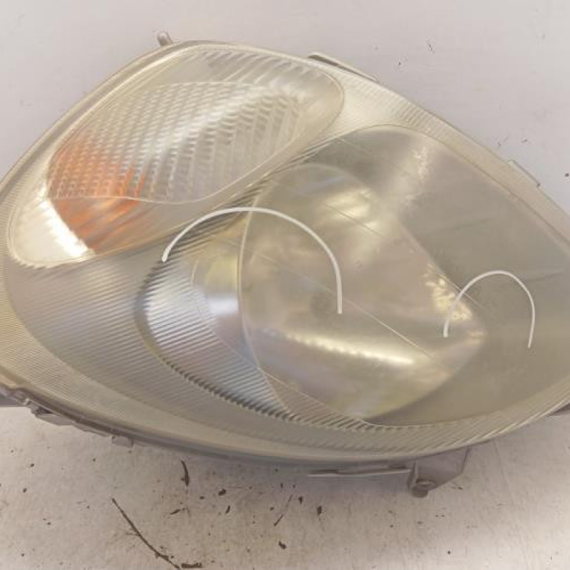 Optique avant principal gauche (feux)(phare) TOYOTA YARIS 1