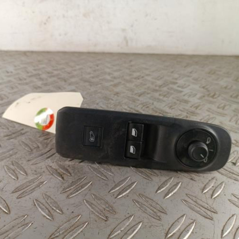 Interrupteur de leve vitre avant gauche PEUGEOT PARTNER 3