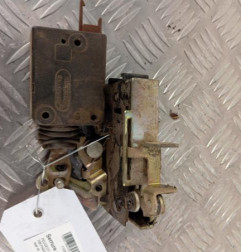 Serrure avant droit PEUGEOT 106