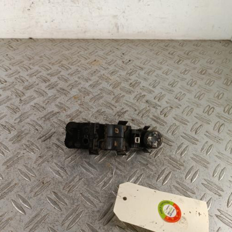 Interrupteur de leve vitre avant gauche PEUGEOT 207